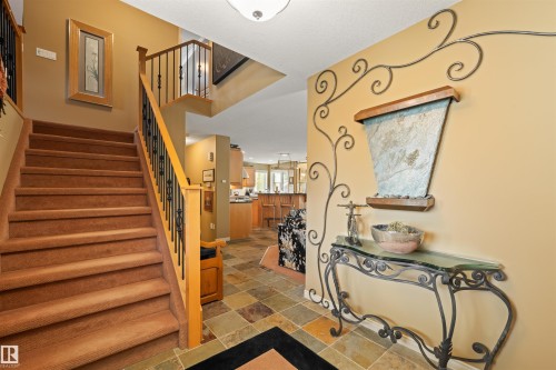 527 Hunters Green, Edmonton, AB - Indoor Photo Showing Other Room
