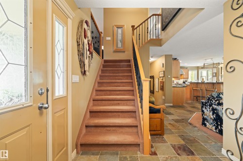 527 Hunters Green, Edmonton, AB - Indoor Photo Showing Other Room