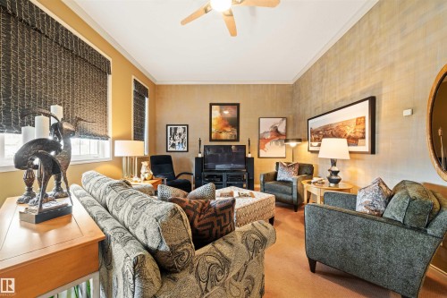 527 Hunters Green, Edmonton, AB - Indoor Photo Showing Living Room