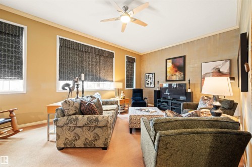 527 Hunters Green, Edmonton, AB - Indoor Photo Showing Living Room