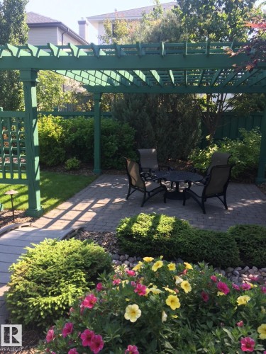 527 Hunters Green, Edmonton, AB - Outdoor
