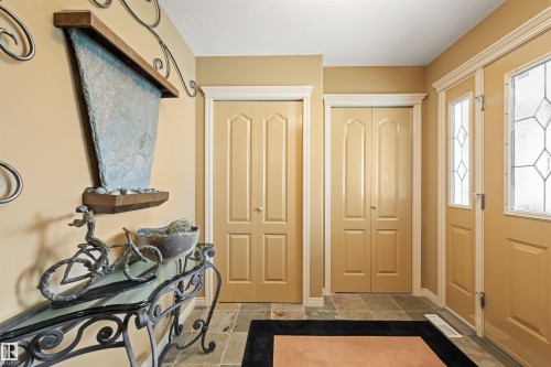527 Hunters Green, Edmonton, AB - Indoor Photo Showing Other Room