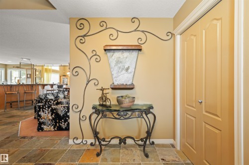 527 Hunters Green, Edmonton, AB - Indoor Photo Showing Other Room