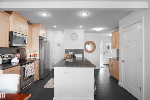 16804 53 Street, Edmonton, AB - Indoor Photo Showing Kitchen