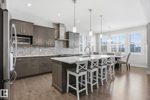 Kitchen - 1915 77 Street, Edmonton, AB - Indoor Photo Showing Kitchen With Upgraded Kitchen