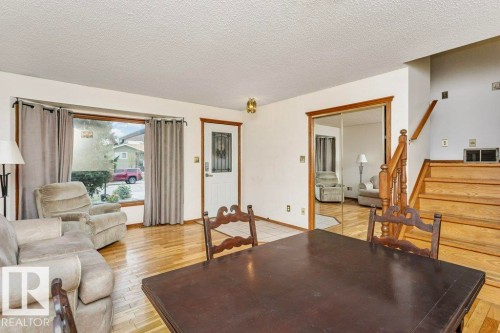 4923 11A Avenue, Edmonton, AB - Indoor Photo Showing Living Room