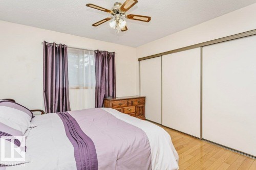 4923 11A Avenue, Edmonton, AB - Indoor Photo Showing Bedroom