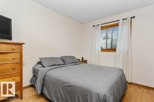 4923 11A Avenue, Edmonton, AB - Indoor Photo Showing Bedroom