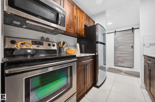 312 14811 51 Avenue, Edmonton, AB - Indoor Photo Showing Kitchen