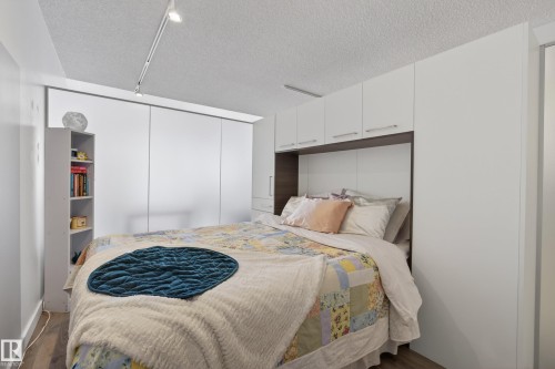 302 10148 118 Street, Edmonton, AB - Indoor Photo Showing Bedroom