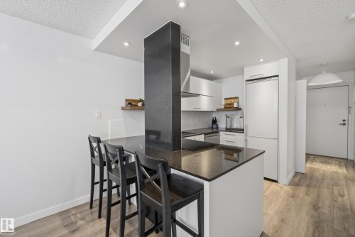 302 10148 118 Street, Edmonton, AB - Indoor