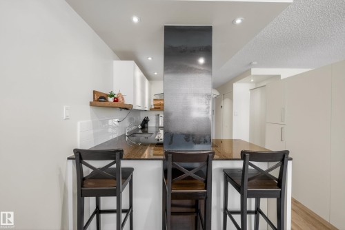 302 10148 118 Street, Edmonton, AB - Indoor