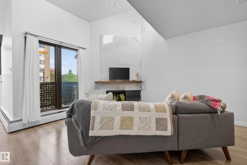 302 10148 118 Street, Edmonton, AB - Indoor