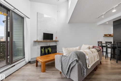 302 10148 118 Street, Edmonton, AB - Indoor