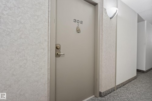 302 10148 118 Street, Edmonton, AB - Indoor