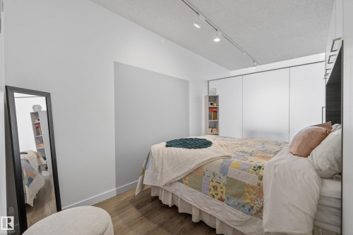 302 10148 118 Street, Edmonton, AB - Indoor Photo Showing Bedroom