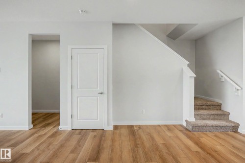 21120 25 Ave Nw, Edmonton, AB - Indoor Photo Showing Other Room