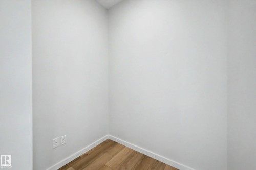21120 25 Ave Nw, Edmonton, AB - Indoor Photo Showing Other Room