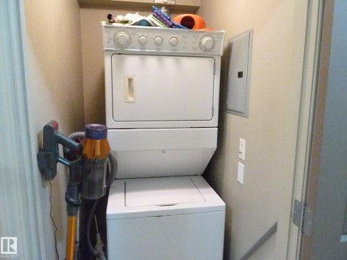 1-104 4245 139 Avenue, Edmonton, AB - Indoor Photo Showing Laundry Room