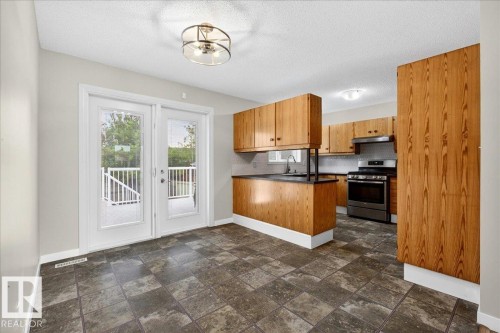 1815 42 Street, Edmonton, AB - Indoor Photo Showing Kitchen