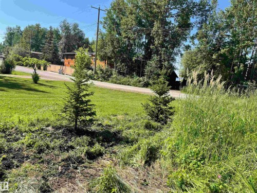 B16 Beach Avenue, Rural Leduc County, AB 
