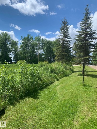 B16 Beach Avenue, Rural Leduc County, AB 