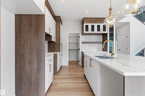 18 Meadowgrove Landing, Spruce Grove, AB - Indoor Photo Showing Kitchen With Double Sink