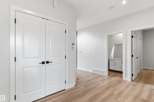 18 Meadowgrove Landing, Spruce Grove, AB - Indoor Photo Showing Other Room