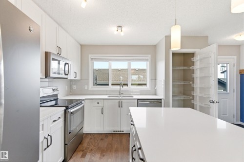 2241 Price Lane, Edmonton, AB - Indoor Photo Showing Kitchen