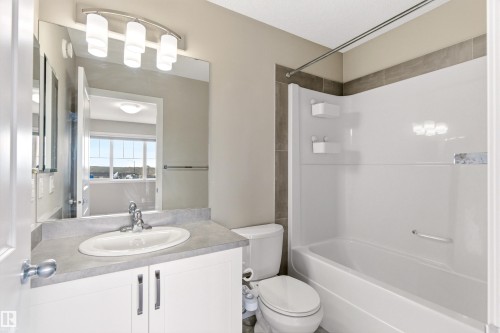 2241 Price Lane, Edmonton, AB - Indoor Photo Showing Bathroom