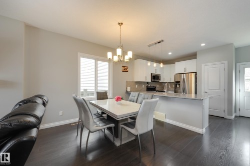 6687 Cardinal Road, Edmonton, AB - Indoor Photo Showing Dining Room