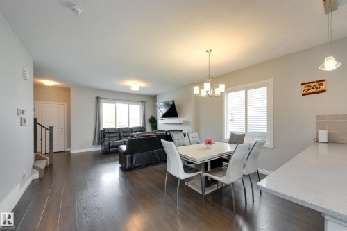 6687 Cardinal Road, Edmonton, AB - Indoor Photo Showing Dining Room