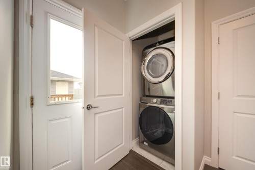 6687 Cardinal Road, Edmonton, AB - Indoor Photo Showing Laundry Room