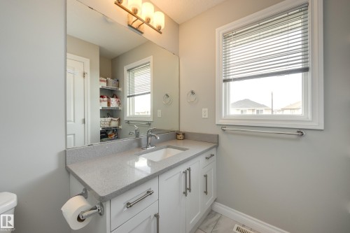6687 Cardinal Road, Edmonton, AB - Indoor Photo Showing Bathroom
