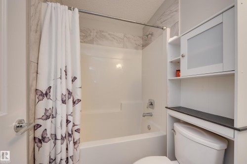 6687 Cardinal Road, Edmonton, AB - Indoor Photo Showing Bathroom