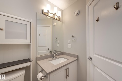 6687 Cardinal Road, Edmonton, AB - Indoor Photo Showing Bathroom