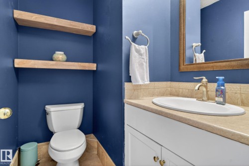 5511 51 Avenue, Beaumont, AB - Indoor Photo Showing Bathroom