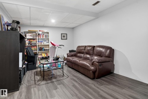 5511 51 Avenue, Beaumont, AB - Indoor Photo Showing Other Room