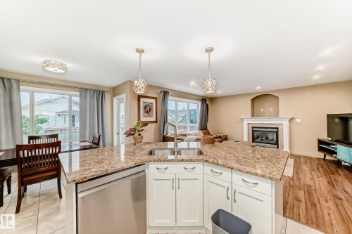 15529 47A Street, Edmonton, AB 