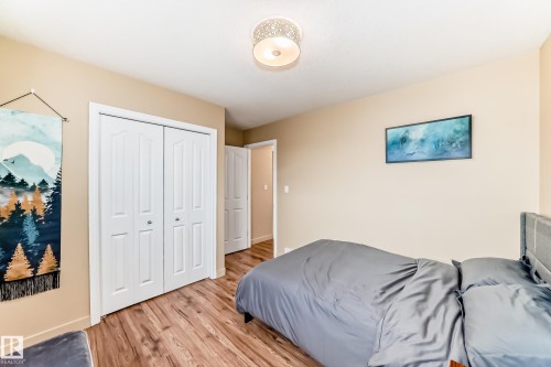 15529 47A Street, Edmonton, AB 