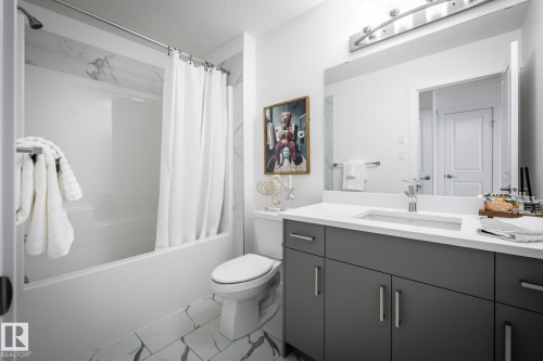 36 2735 Alces Way, Edmonton, AB - Indoor Photo Showing Bathroom