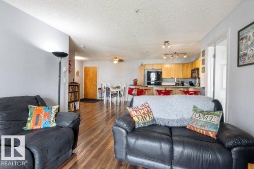314 13710 150 Avenue, Edmonton, AB - Indoor Photo Showing Living Room