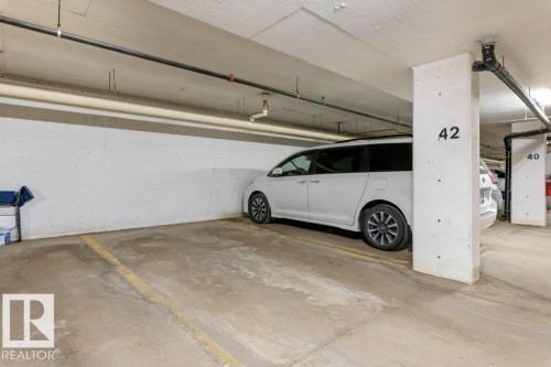 314 13710 150 Avenue, Edmonton, AB - Indoor Photo Showing Garage