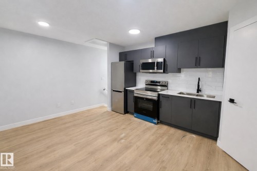 Garage 137 29 Street Sw, Edmonton, AB - Indoor Photo Showing Kitchen