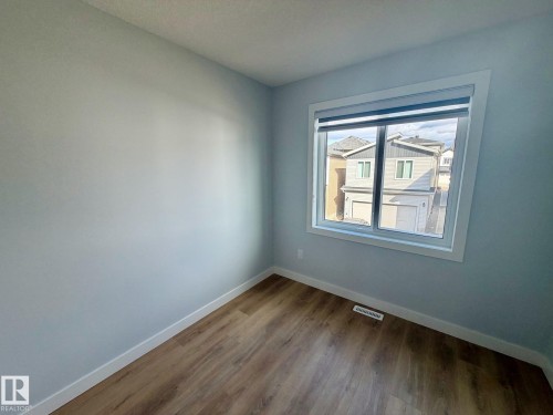 Garage 137 29 Street Sw, Edmonton, AB - Indoor Photo Showing Other Room