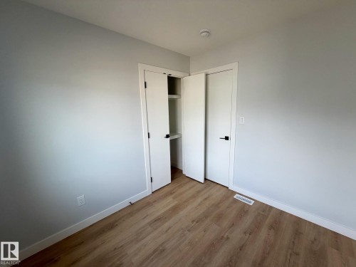 Garage 137 29 Street Sw, Edmonton, AB - Indoor Photo Showing Other Room