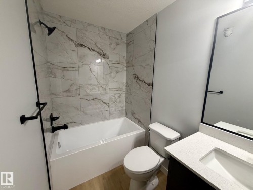Garage 137 29 Street Sw, Edmonton, AB - Indoor Photo Showing Bathroom