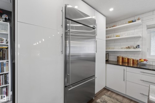 10869 94 Street, Edmonton, AB - Indoor