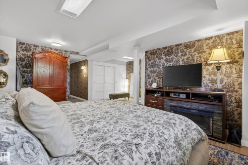 10869 94 Street, Edmonton, AB - Indoor Photo Showing Bedroom