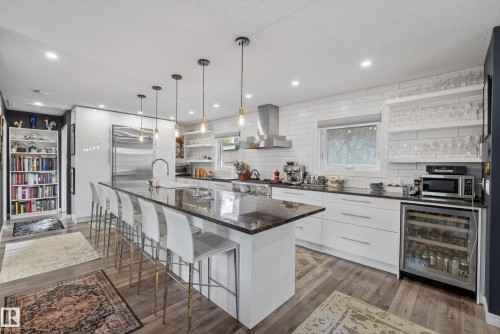 10869 94 Street, Edmonton, AB - Indoor Photo Showing Kitchen With Upgraded Kitchen